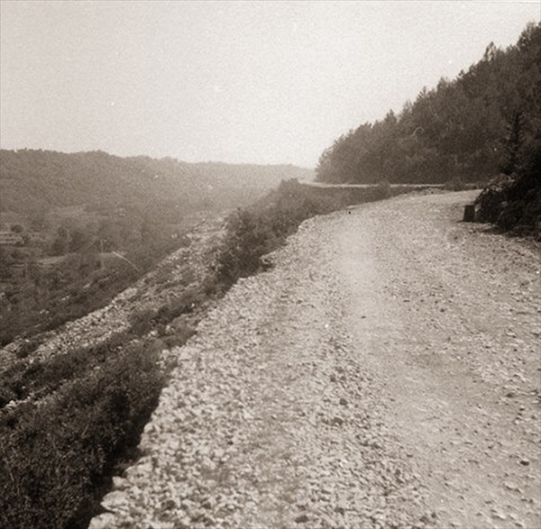 Старая дорога из Бара в Ульцин. Фотография конца 50-х.